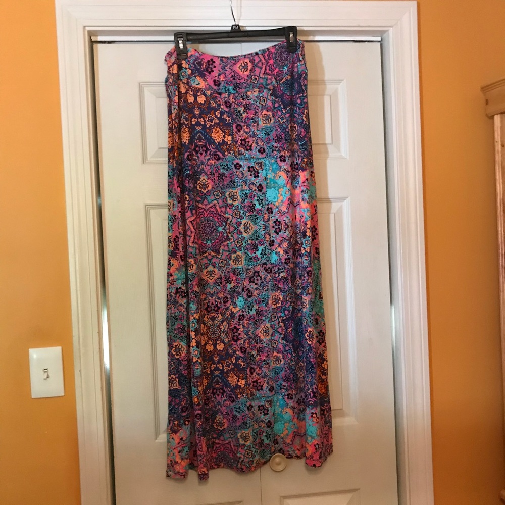 Artisan Ny Maxi Skirt - Size L  - EUC